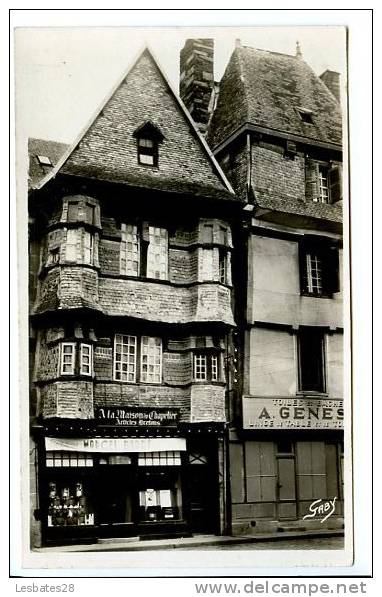 CPSM 22.-LANNION.-Vieilles Maisons Place Du Centre.-.-MOD 442 - Lannion