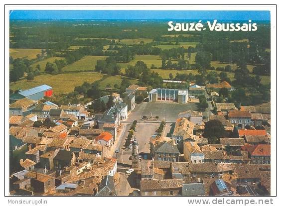 79)FL) SAUZE VAUSSAIS, Le Centre Du Bourg, Vue Aérienne, CPSM 150X105, - Sauze Vaussais