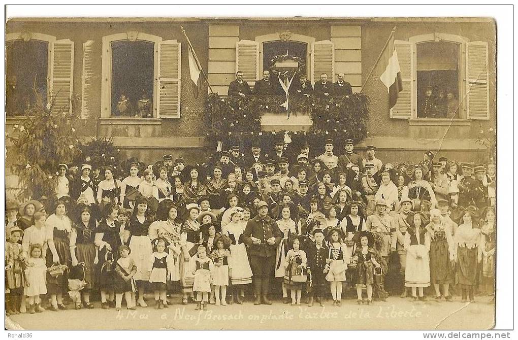 Cp 68 NEUF BRISACH On Plante L´arbre De La Liberté 4 Mai 1919 ( Rare Carte Photo) Poilus - Neuf Brisach