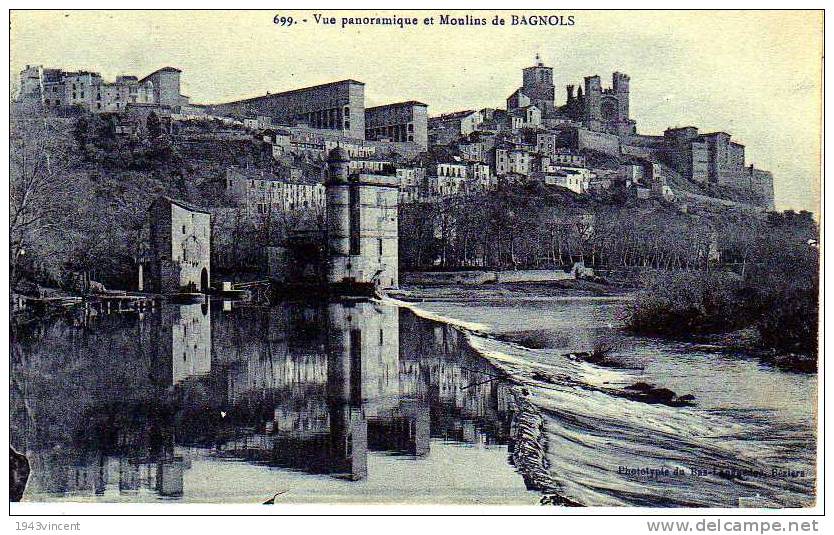 C 3352 - Vue Panoramique Et Moulins De BAGNOLS - Belle CPA - - Bagnols-sur-Cèze