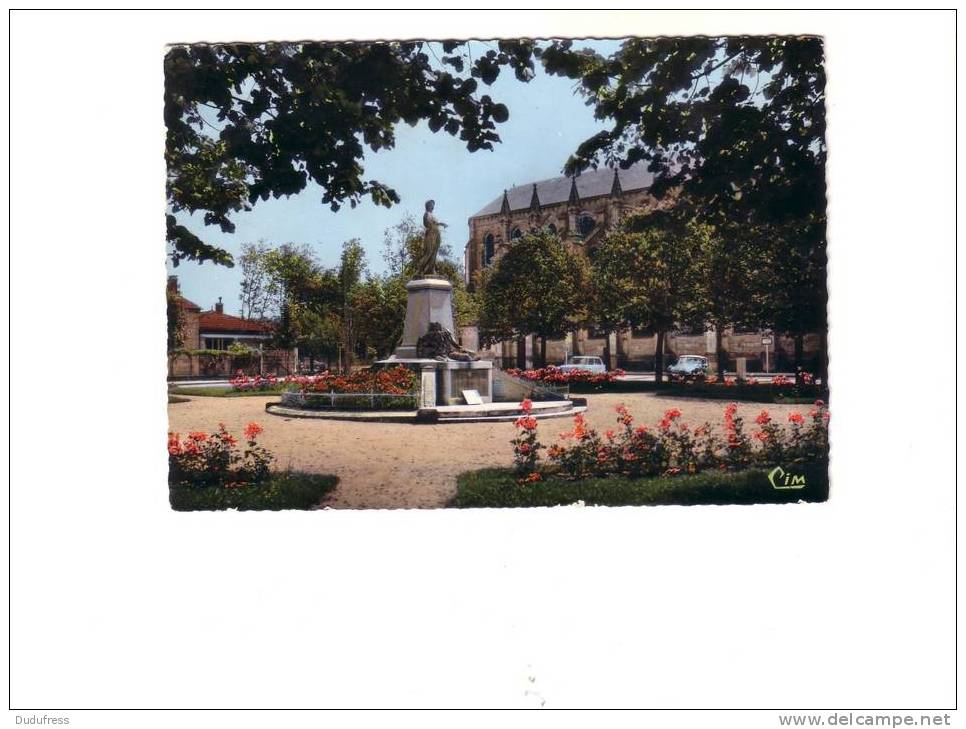 LESPARRE   LE JARDIN PUBLIC - Lesparre Medoc