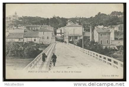 30 VILLENEUVE LES AVIGNON Le Pont De Bois Et Les Coteaux - Villeneuve-lès-Avignon