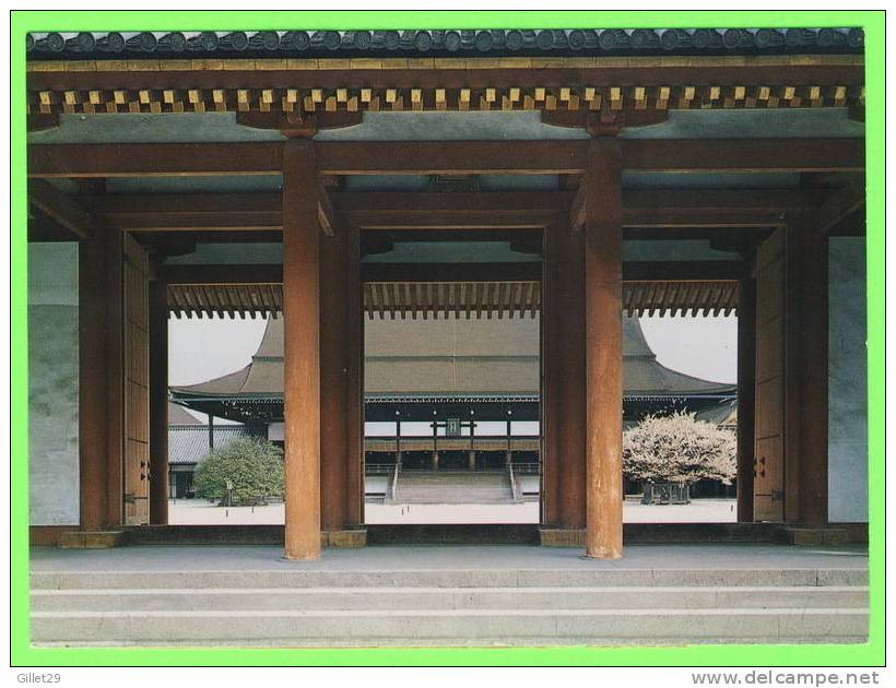 KYOTO, JAPON - VIEW OF SHISHIN-DEN PALACE FROM JOMEI-MON GATE - - Kyoto