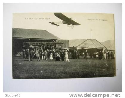 AMBERIEU-AVIATION   Devant Les Hangars Avions Au Sol Et Un En Vol  Cp Animée - 1914-1918: 1ère Guerre