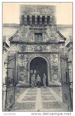 18 . AVILA .- ACADEMIA DE INTENDENCIA. ANTIGUO PALACIO DE POLENTINOS. - Ávila