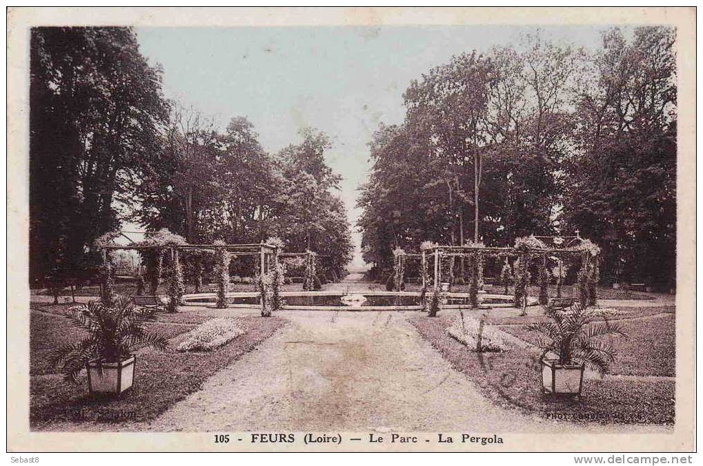 FEURS LE PARC LA PERGOLA - Feurs