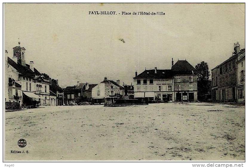 D52 - FAYL-BILLOT  -  Place De L'Hotel De Ville - Fayl-Billot