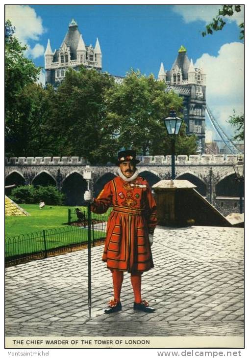 Londres. Royaume Uni. The Chief  Warder Of Tower Of London. - Tower Of London