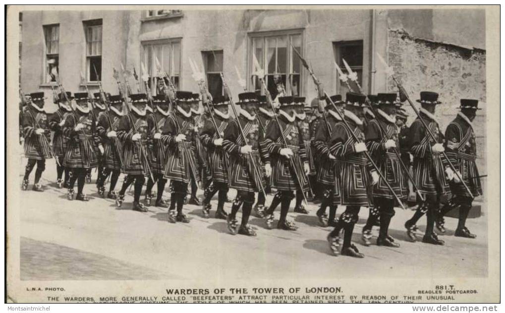 Londres. Royaume Uni. Warders Of The Tower Of London. - Tower Of London