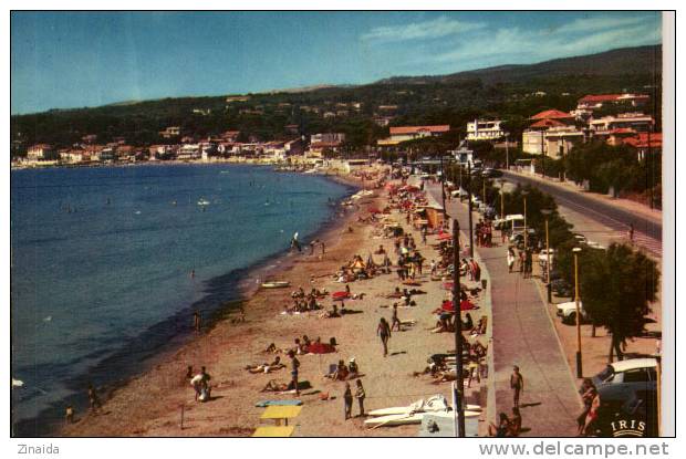 CARTE POSTALE DE ST-CYR LES LECQUES - LA PLAGE - VOITURE CITROEN DS - Saint-Cyr-sur-Mer