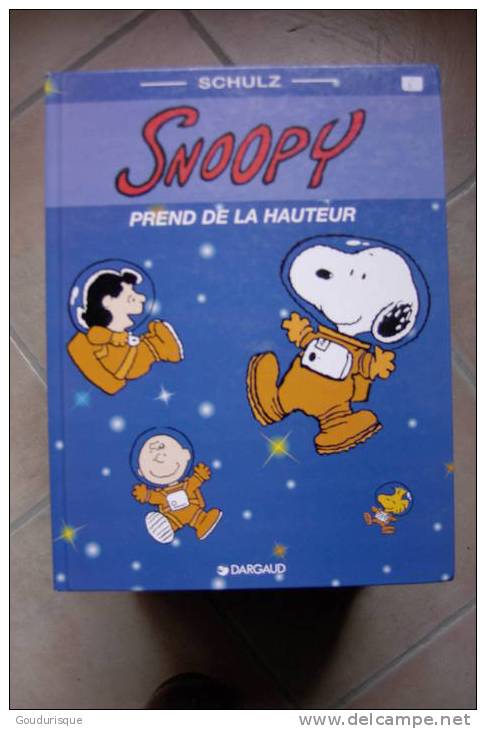 SNOOPY PREND DE LA HAUTEUR     SCHULZ - Snoopy