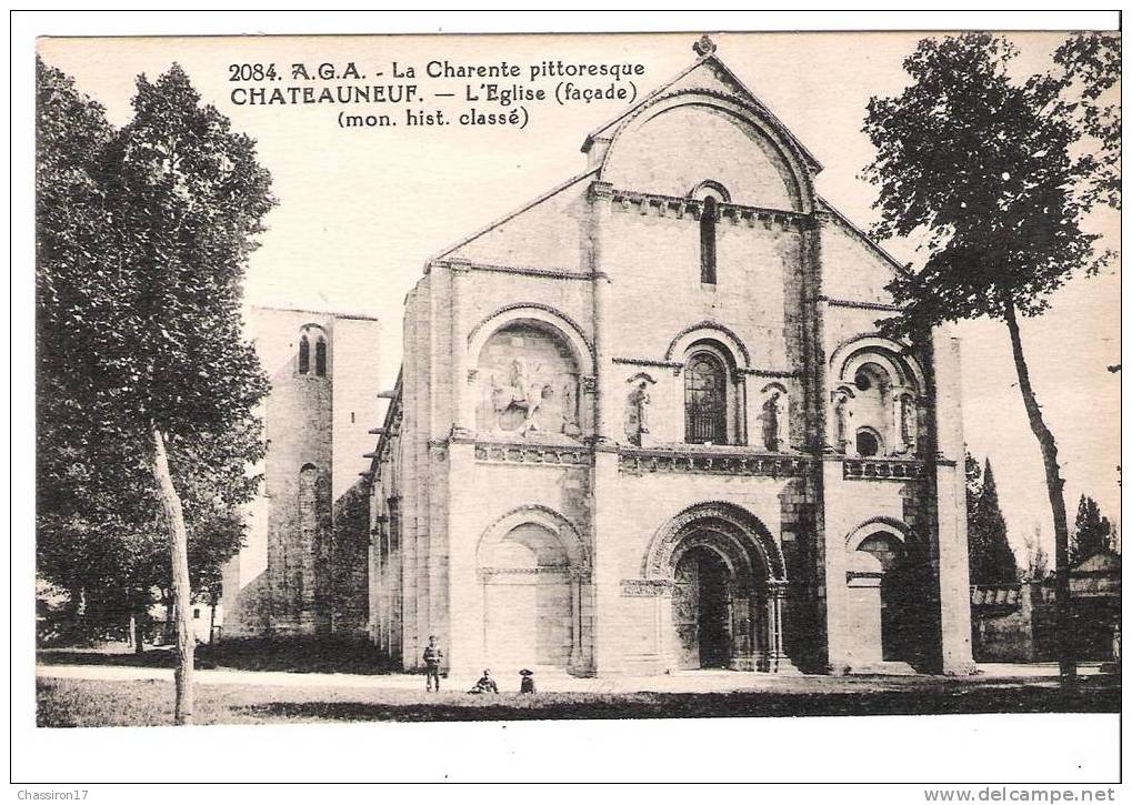 16 - CHATEAUNEUF -  L´Eglise (façade) - (mon. Hist. Classé) - Chateauneuf Sur Charente