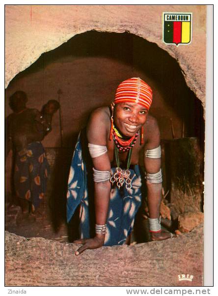 CARTE POSTALE DU CAMEROUN - JEUNE FILLE DU SACRE D OUDJILA - Cameroun