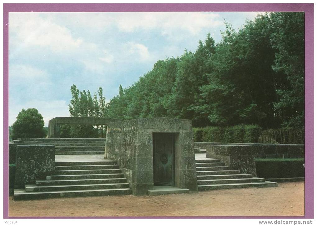 ORADOUR SUR GLANE - Le Martyrium - Carte Non Circulée - Oradour Sur Glane