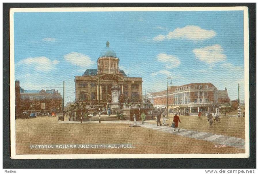 HULL, VICTORIA SQUARE AND CITY HALL, TRAFFIC, CAR, - Hull