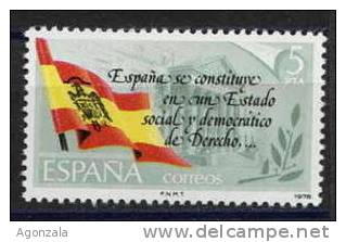 TIMBRE ESPAGNE NOUVEAU 1978 DRAPEAU ET TEXTE DE LA CONSTITUTION ESPAGNOLE - Stamps
