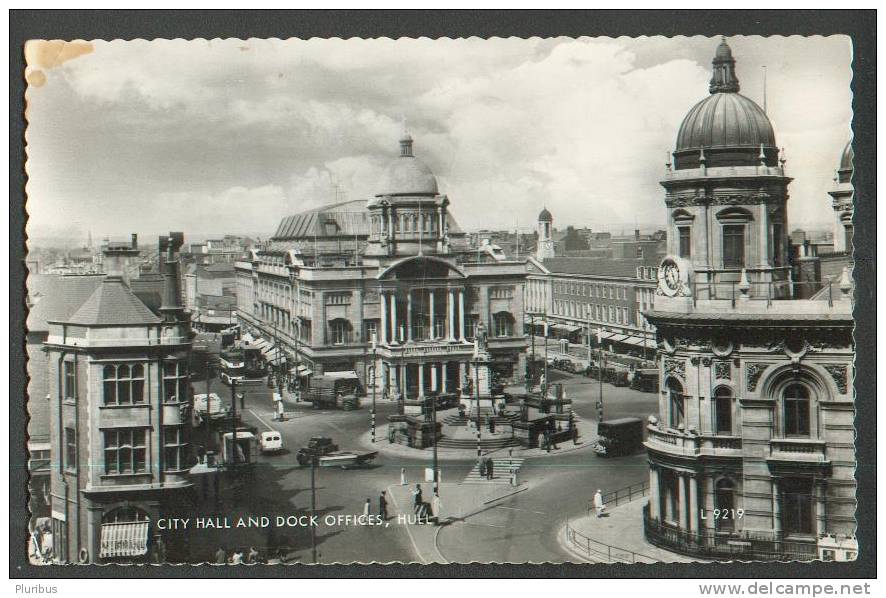 HULL, CITY HALL AND DOCK OFFICES, TRAFFIC, CAR, BUS, TRUCK - Hull