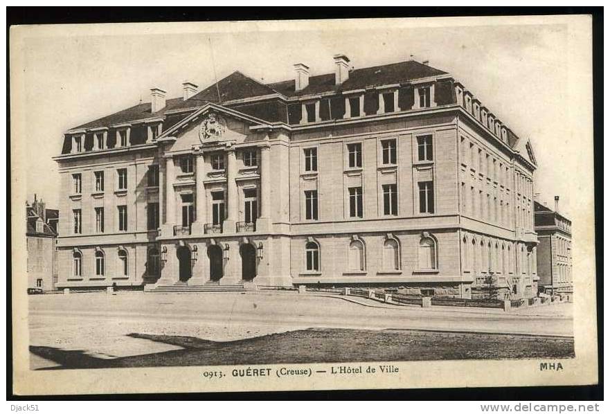 GUERET (Creuse) - LHôtel De Ville - 1940 - Guéret