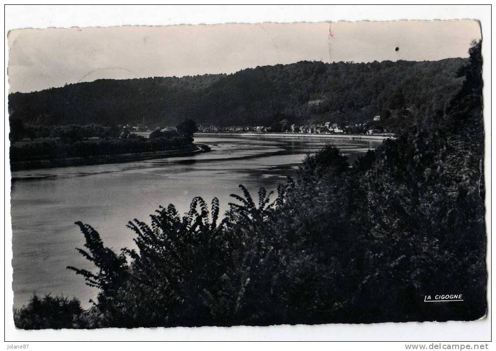 CPA     76       VILLEQUIER   1957    VUE DE LA SEINE PRISE DE LA MARTINIERE - Villequier