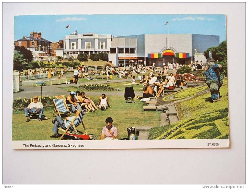 SKEGNESS The Embassy And Gardens    VF   D30245 - Andere & Zonder Classificatie