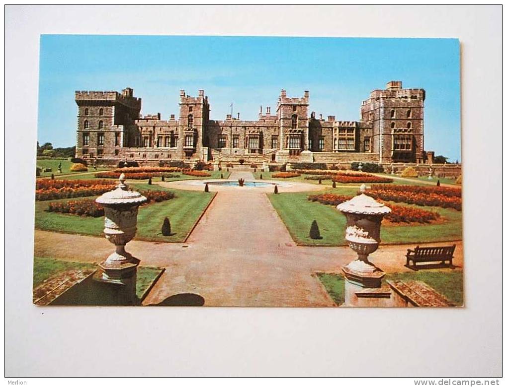 Windsor Castle - The East Terrace   VF  D30301 - Windsor Castle