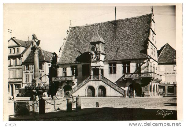 CARTE POSTALE DE MOLSHEIM - ANCIENNE BOUCHERIE AVEC FONTAINE - Molsheim