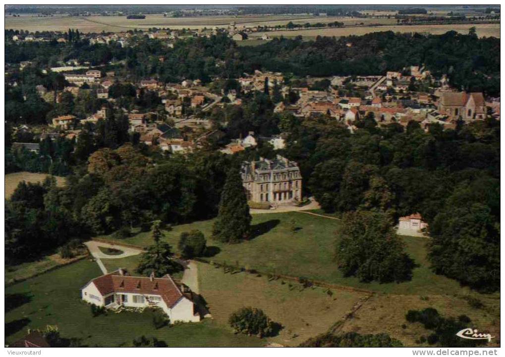 CPSM. LIMOURS. VUE GENERALE AERIENNE ET LE "DOMAINE". - Limours