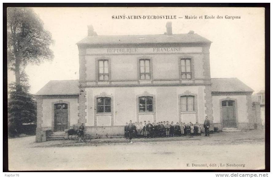 CPA  Animée  SAINT AUBIN D´ECROSVILLE  Mairie Et Ecole Des Garçons - Saint-Aubin-d'Ecrosville