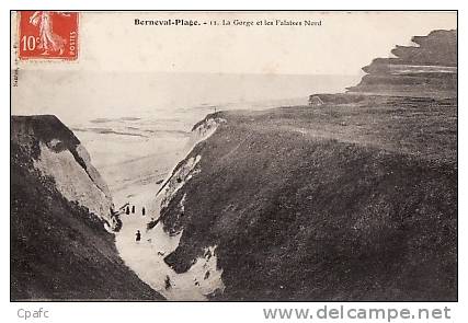 Berneval : La Gorge Et Les Falaises Nord - Berneval