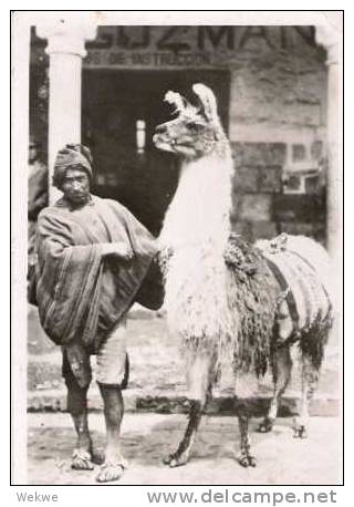 Per031/  PERU - Tonflasche Aus Der Inkazeit, AK Fotokarte Einheimischer Mit Lama. - Peru