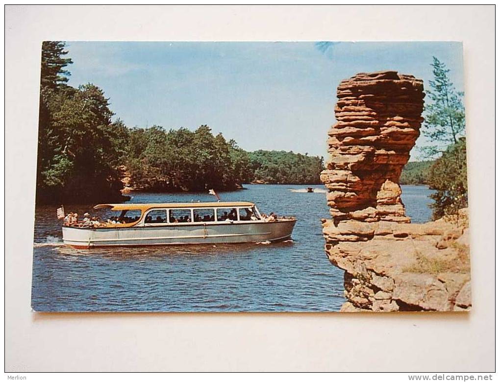 Wisconsin Dells - The Dutches At Chimney  Rock - Boat  US  Cca 1950-60´s     VF D31186 - Autres & Non Classés