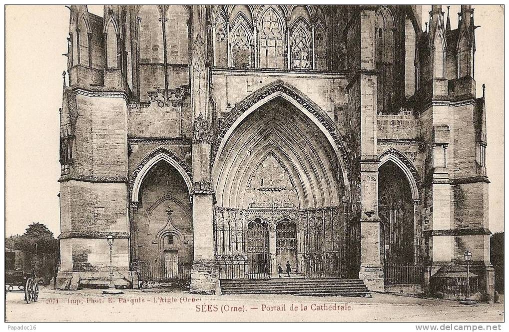 61 - Sées - Portail De La Cathédrale - (non Circulée) - Sees