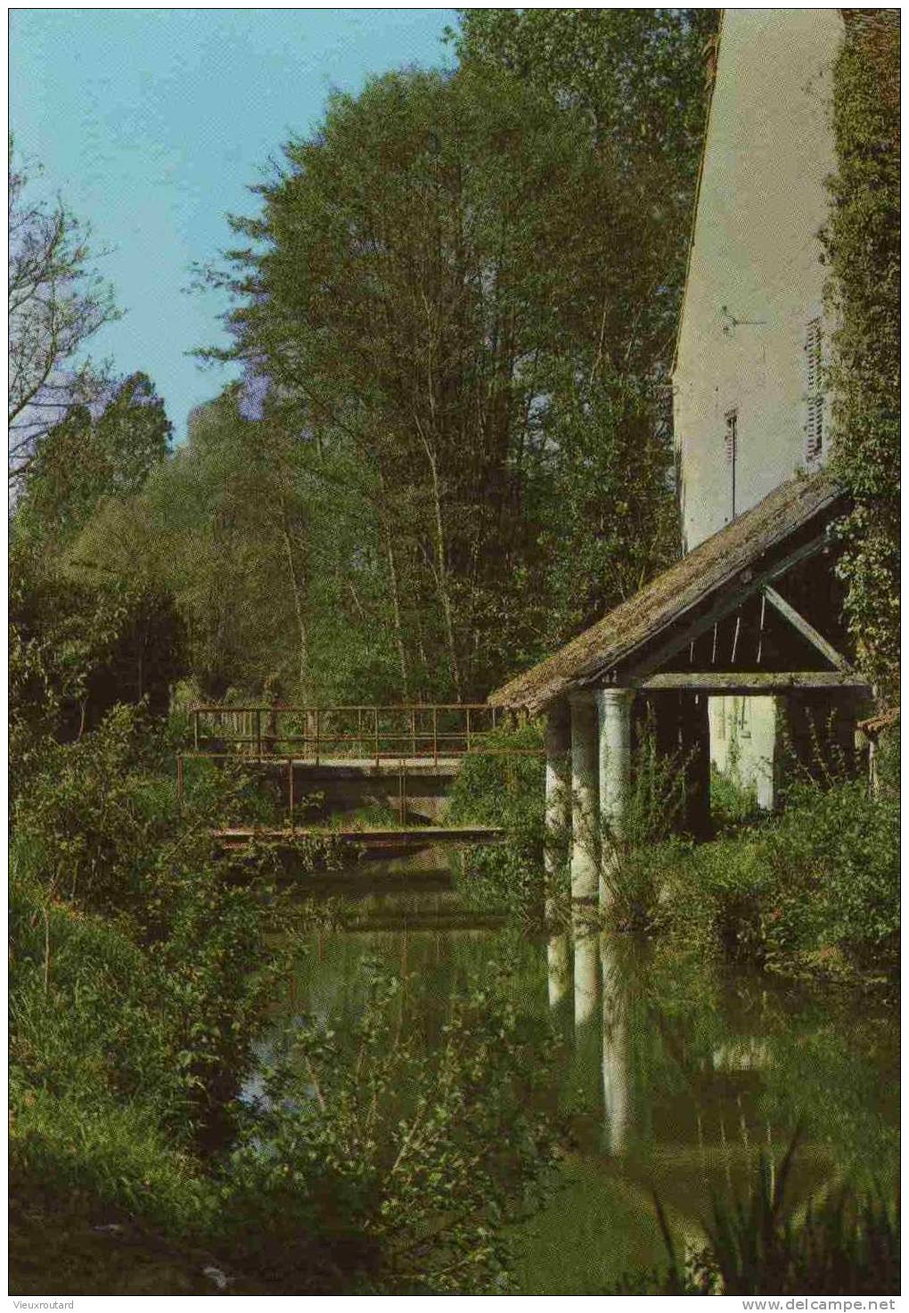 CPSM. LERE. LE LAVOIR DU CHATEAU DE VILLATTE. - Lere