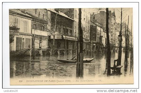 CPA 75.-PARIS 15e.-Rue Saint-Charles.-CRUE DE LA SEINE 1910.-Inondations.-MOD 258 - District 15