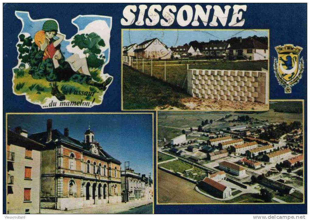 CPSM. SISSONNE. L'HOTEL DE VILLE . L'ENTREE DE SISSONE . LE CAMP. DATEE 1980.ECRITE PAR MILITAIRE. - Sissonne