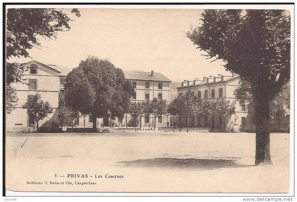 PRIVAS : Place Du Champ De Mars - Les Casernes - Privas