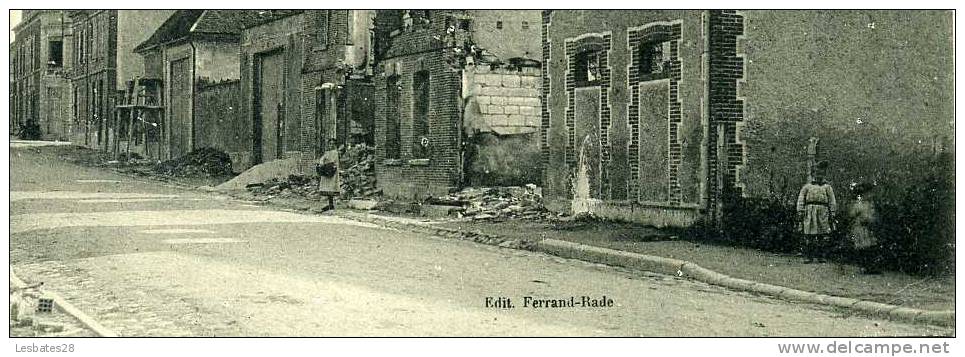 CPA 51.-FERE-CHAMPENOISE- Rue Du Moulin- Maisons Bombardées Et Incendiées.Guerre De 1914 Animé ( SDV 105) - Fère-Champenoise
