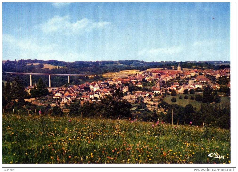 CPM   87             PIERRE BUFFIERE    LE VILLAGE ANCIEN       VUE GENERALE - Pierre Buffiere