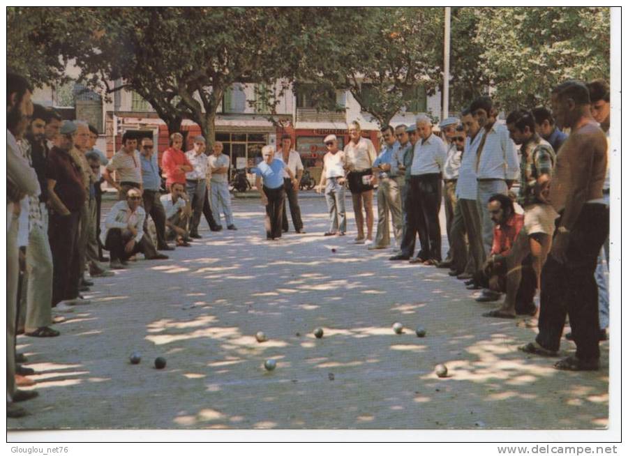 LA PETANQUE-LE PLAISIR DES JOUEURS ET DES SUPPORTERS...CPM 1984 ANIMEE - - Boule/Pétanque