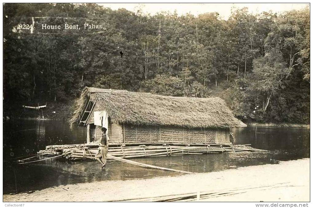 ASIE - MALAISIE - PAHANG - CARTE PHOTO D'une MAISON BATEAU - REAL PHOTO POSTCARD HOUSE BOAT - Malesia