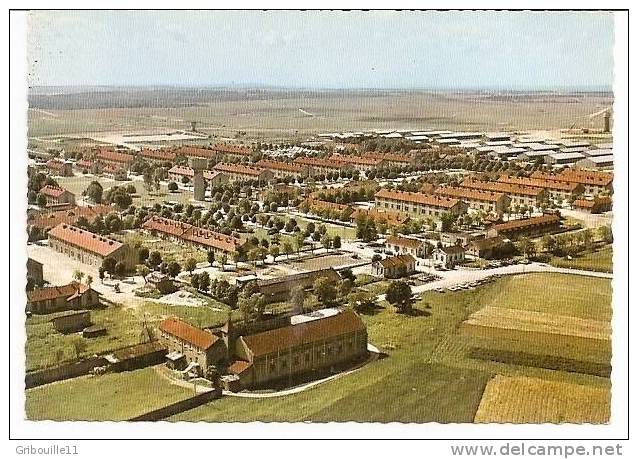 SISSONNE   -   * VUE AERIENNE-DU CAMP *   -  Editeur : SOFER De ST.MAUR    N° A2.S51. 1000 - Sissonne