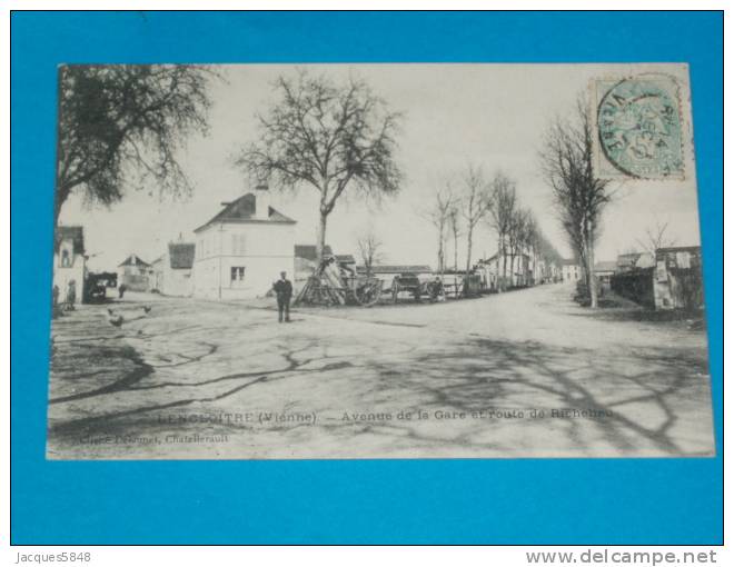 86) Lencloitre - Avenue De La Gare Et Route De Richelieu  - Année 1905 -  EDIT  Delaunet - Lencloitre