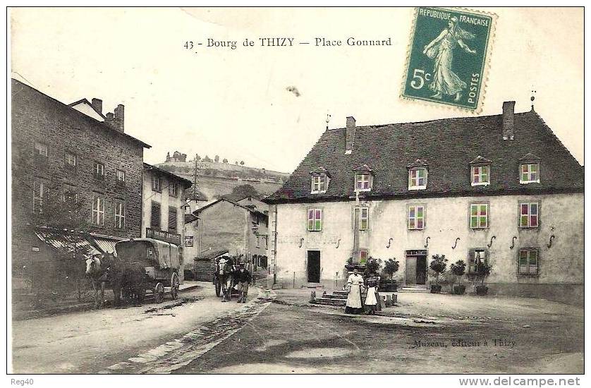 D69 - BOURG DE THIZY  -  Place Gonnard - Thizy