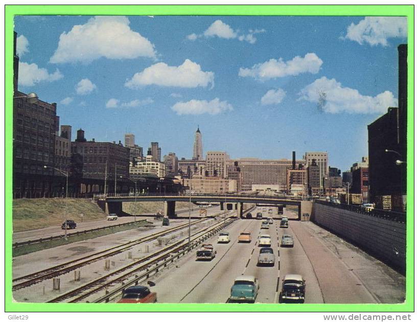 CHICAGO, IL - NEW CONGRESS STREET EAST - ANIMATED OLD CARS - TRAVEL IN 1959 - - Chicago