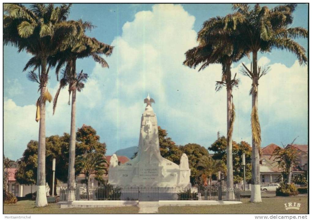 DOM TOM. Basse-Terre. Guadeloupe. Place Champ D´Arbaud. Monument Aux Morts. - Basse Terre