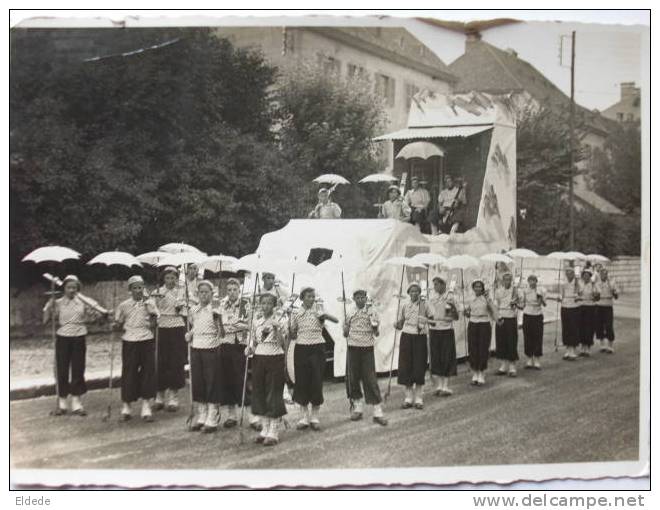 La Chaux De Fonds Ski Club A La Braderie 1937 Format 10 Par 15 Etat - La Chaux-de-Fonds