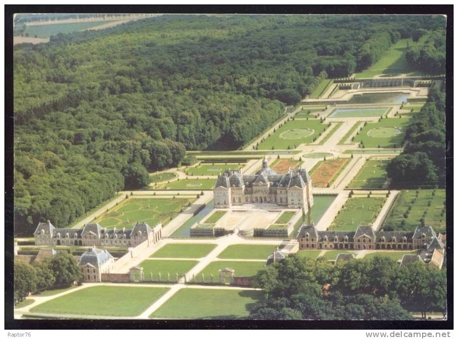 CPM  VAUX LE VICOMTE  Le Châteu Vue Aérienne Nord - Vaux Le Vicomte