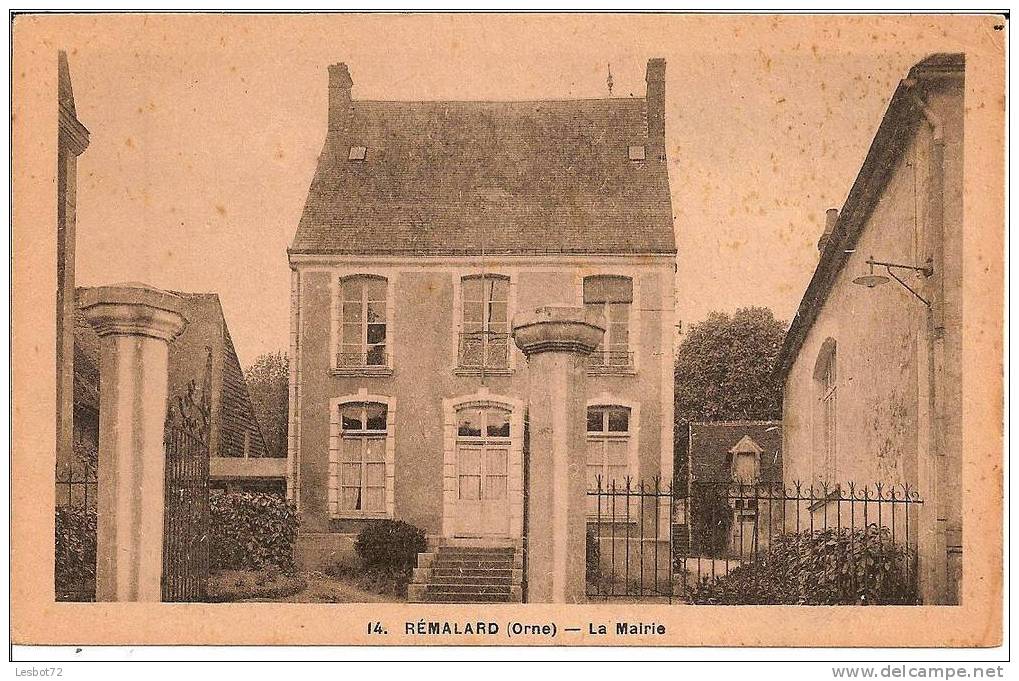 Cpa Rémalard (Orne), La Mairie - Remalard