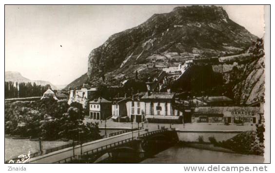 CARTE POSTALE DE GRENOBLE - PONT DE LA PORTE DE FRANCE ET LE NERON - Grenoble