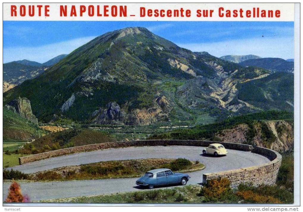 CPM...DE LA DESCENTE DU COL DES LECQUES SUR CASTELLANE...AVEC VOITURE D.S... - Castellane